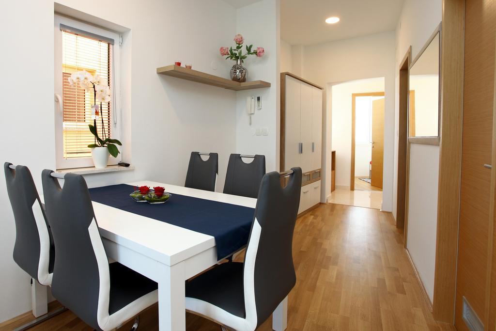 San Simon Sea View Apartment Ll Ізола Екстер'єр фото